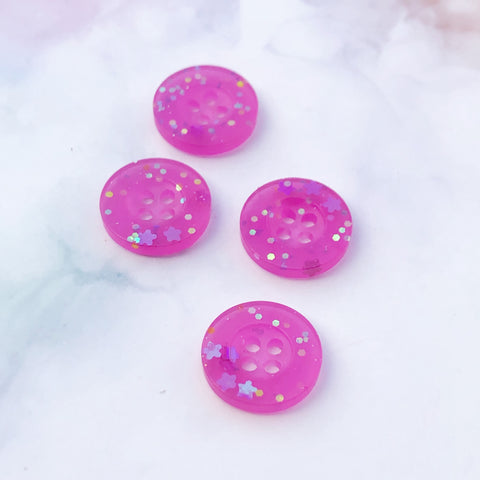 Dill Buttons 340706 Purple flower button 28mm - HeartStrings Yarn Studio